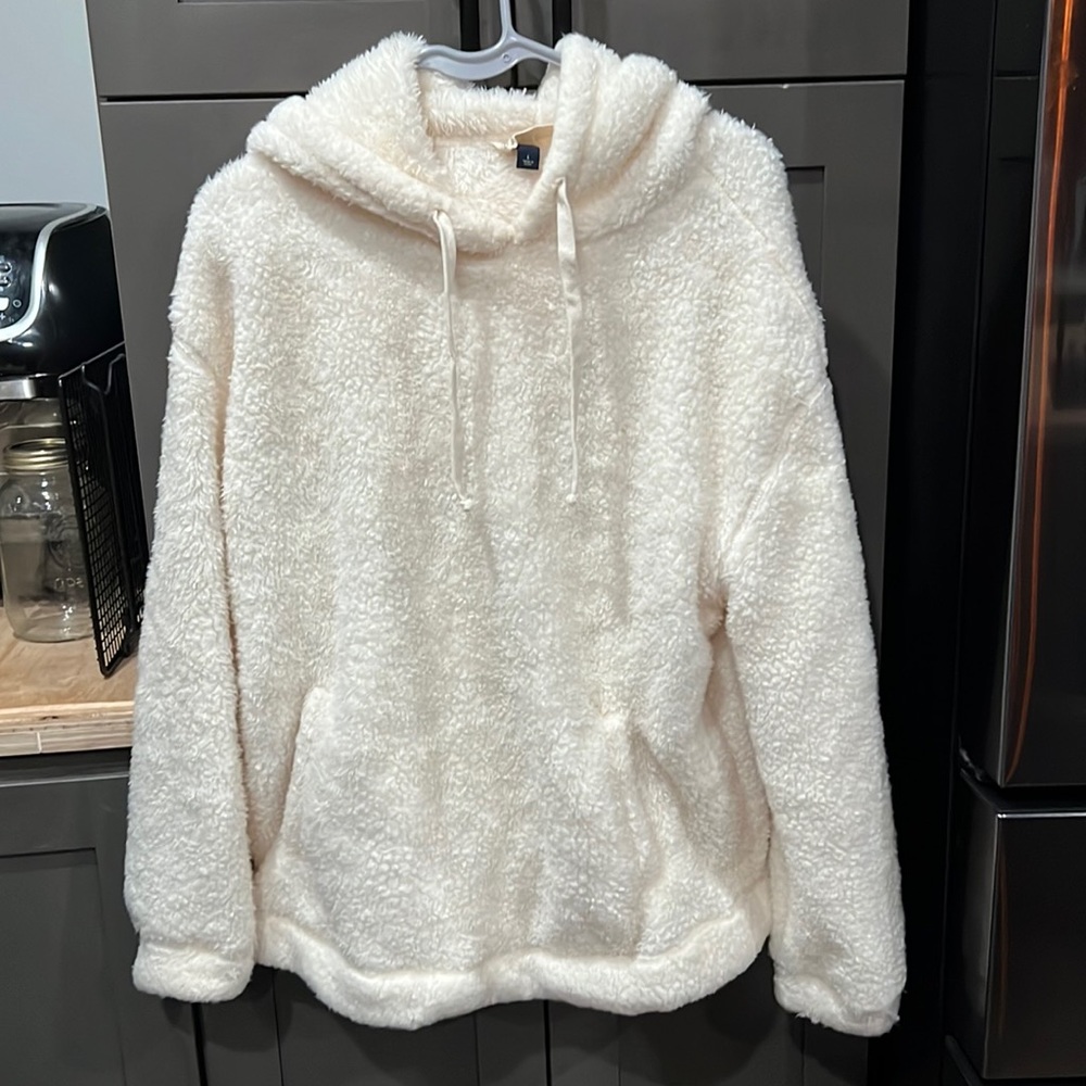 Cream colored universal threads, large super soft hoodie